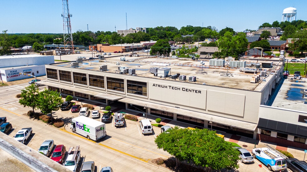 119 W Tyler St, Longview, TX for lease - Building Photo - Image 1 of 12