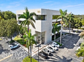 910 SE 17th St, Fort Lauderdale FL - Storefront Property