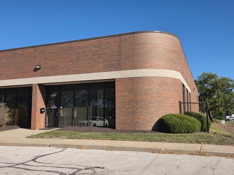 1628-1652 N Corrington Ave, Kansas City, MO for lease - Building Photo - Image 1 of 7