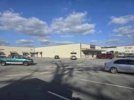 301 Commerce Blvd, Midway FL - Motel