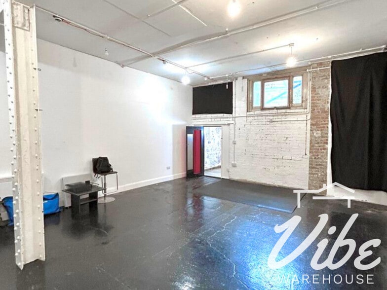 18-20 Belsham St, London for lease - Building Photo - Image 2 of 7