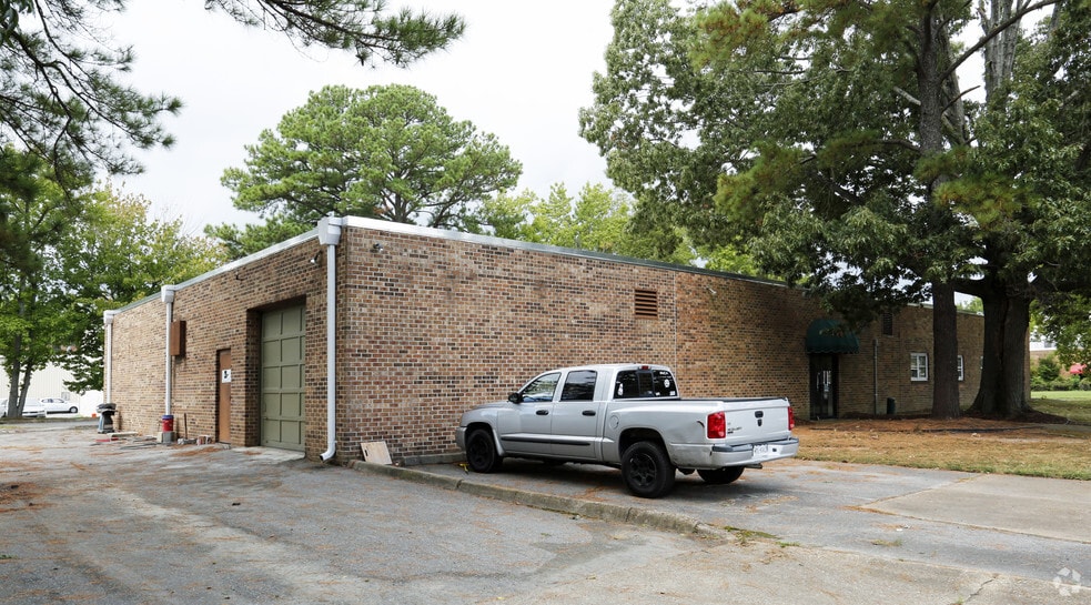 953 Norfolk Sq, Norfolk, VA for sale - Building Photo - Image 3 of 5