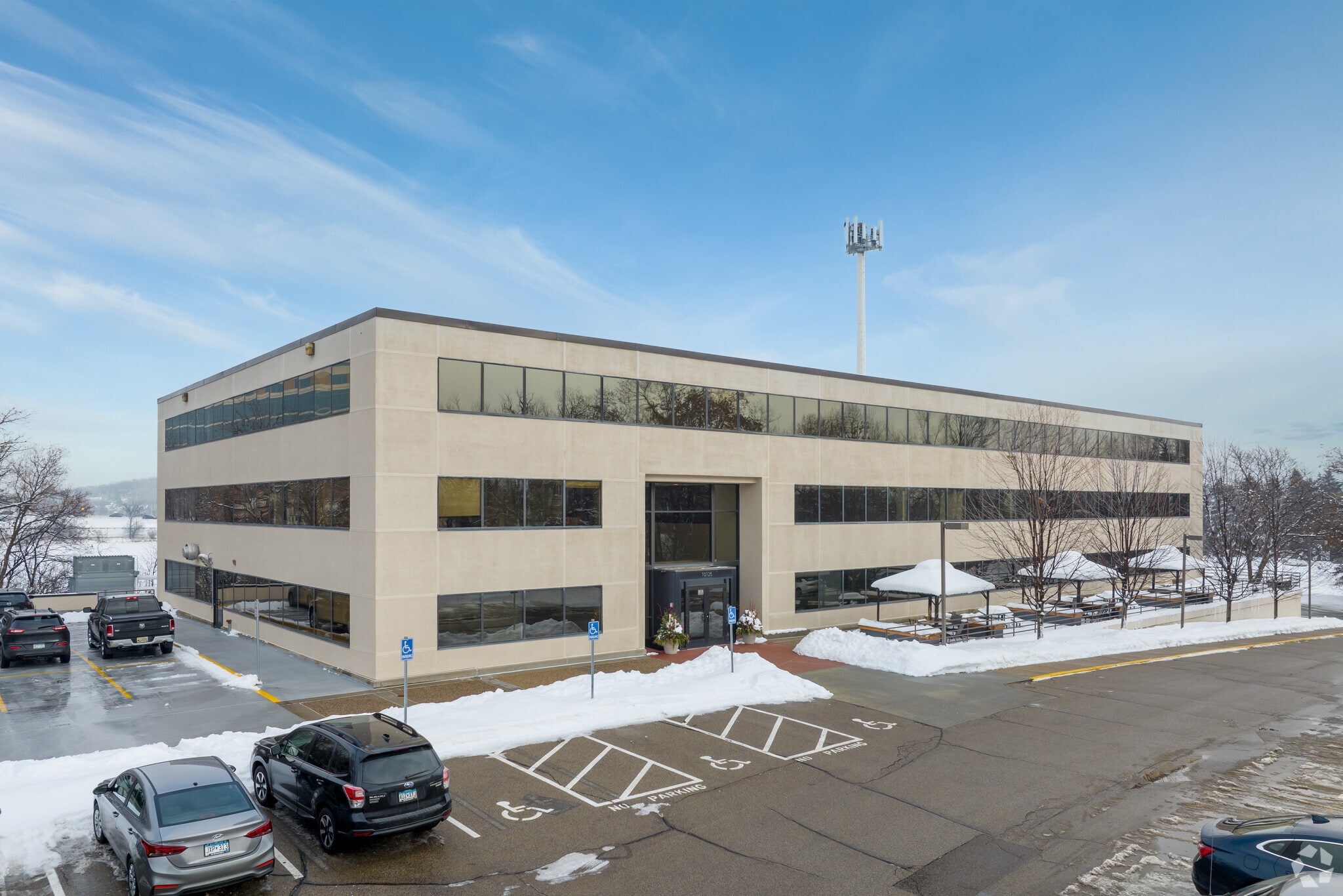 10125 Crosstown Cir, Eden Prairie, MN for lease Building Photo- Image 1 of 15
