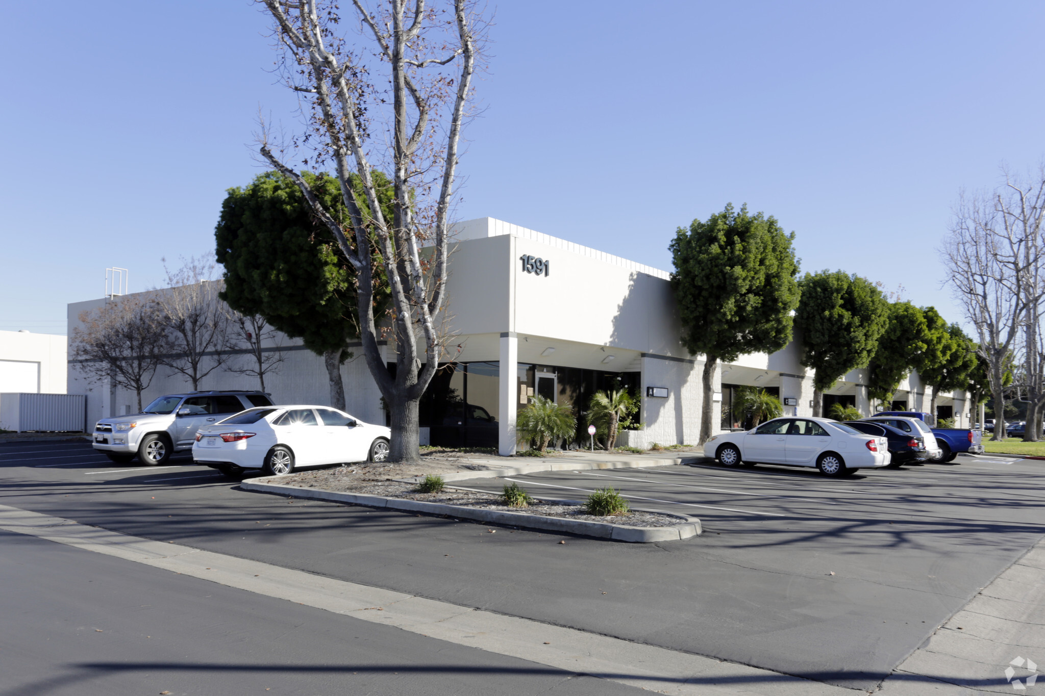 1591 S Sinclair St, Anaheim, CA for lease Building Photo- Image 1 of 30