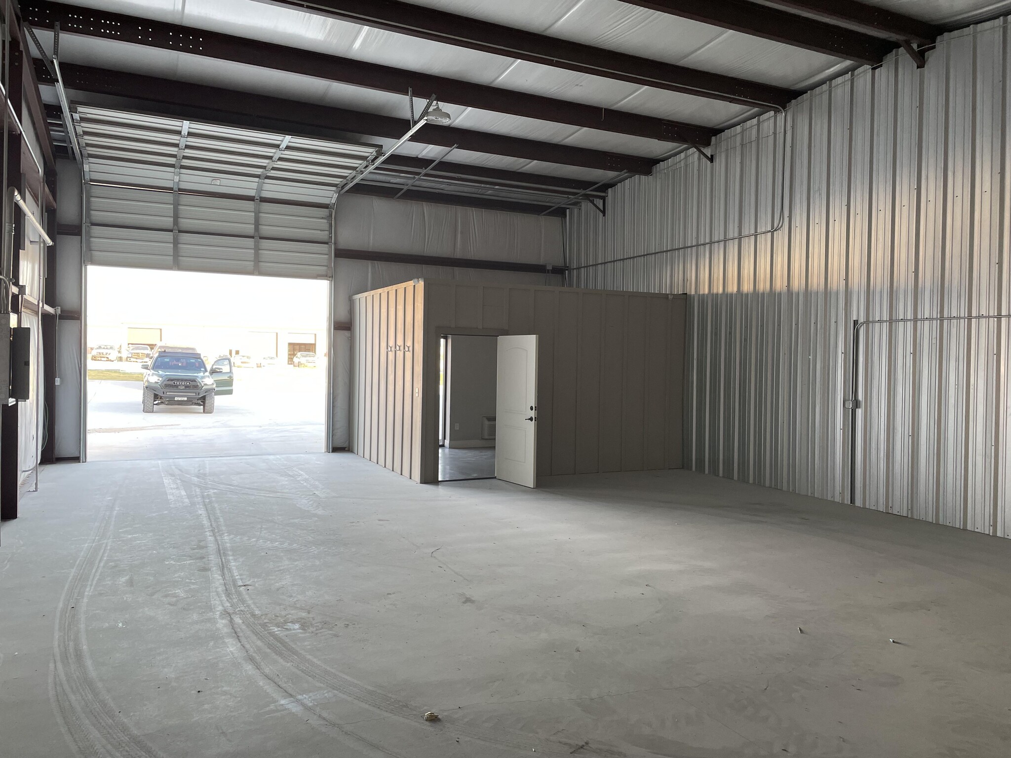 7977 Old Bastrop Rd, New Braunfels, TX for lease Building Photo- Image 1 of 5