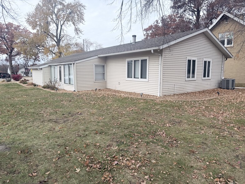 700 N River Dr, Kankakee, IL for sale - Building Photo - Image 3 of 22