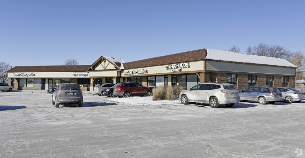 1010-1024 E Schaumburg Rd, Streamwood, IL for lease - Primary Photo - Image 1 of 3