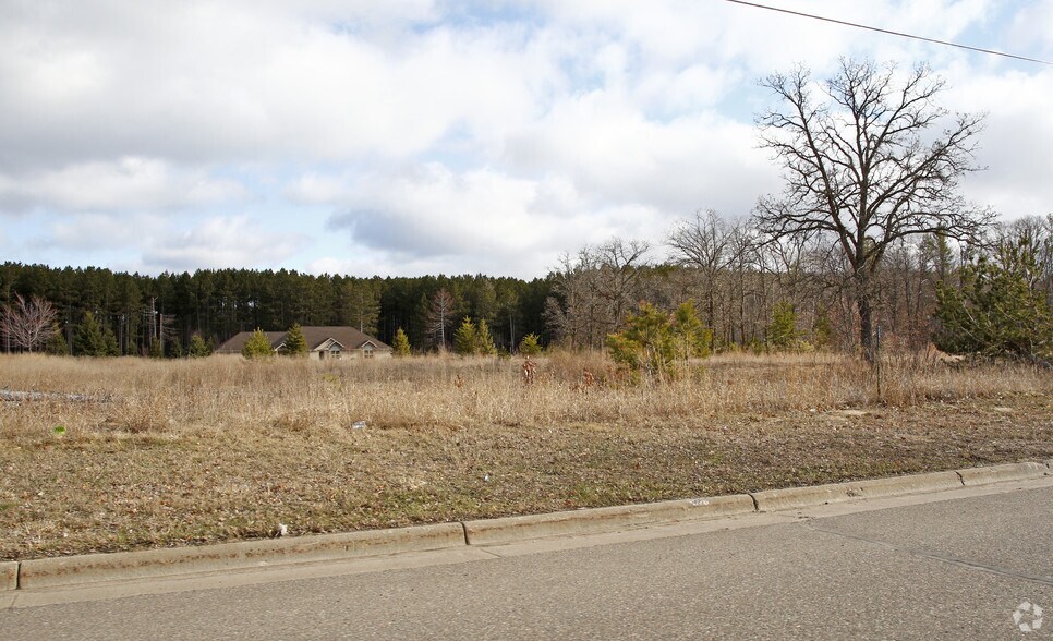 7638 Whispering Woods Ln, Brainerd, MN for sale - Primary Photo - Image 1 of 1