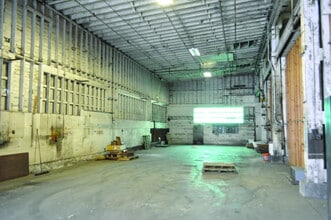 2501 NW Wilson St, Portland, OR for lease Interior Photo- Image 1 of 4