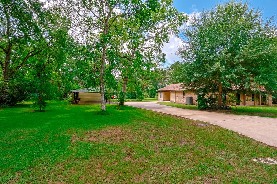 211 Brantley Ln, Magnolia, TX for sale - Building Photo - Image 2 of 26