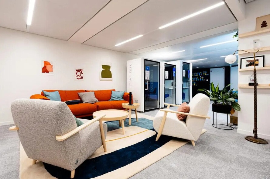 Boulevard Morland, Paris for lease - Lobby - Image 3 of 5