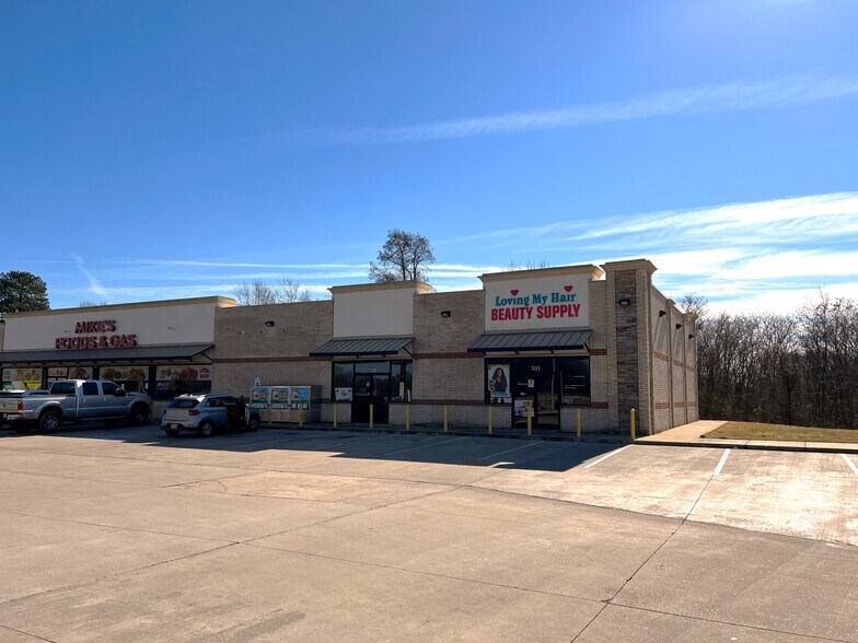 7011 Goodman Rd, Walls, MS for sale - Building Photo - Image 1 of 1