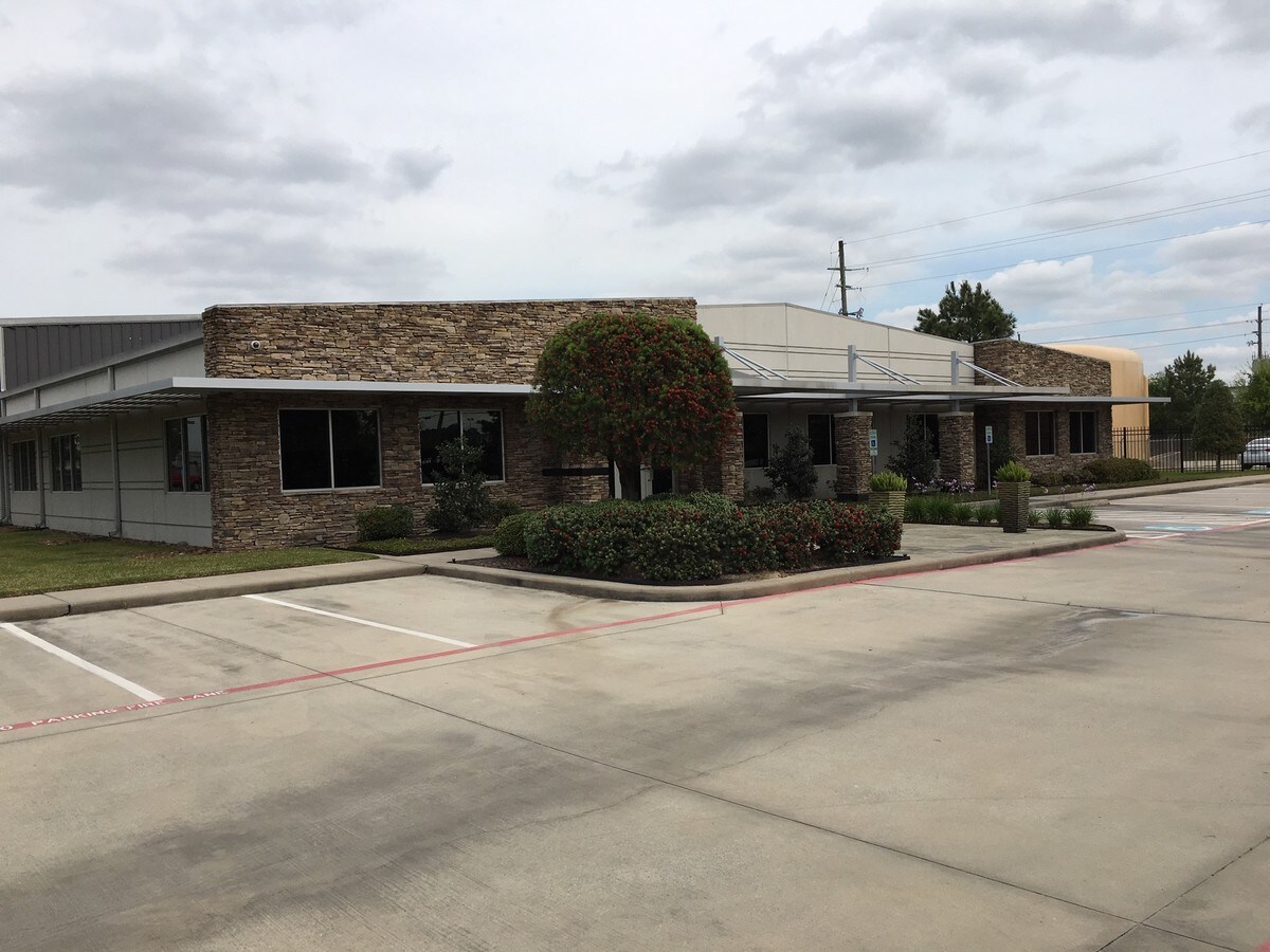 1423 E Richey Rd, Houston, TX 77073