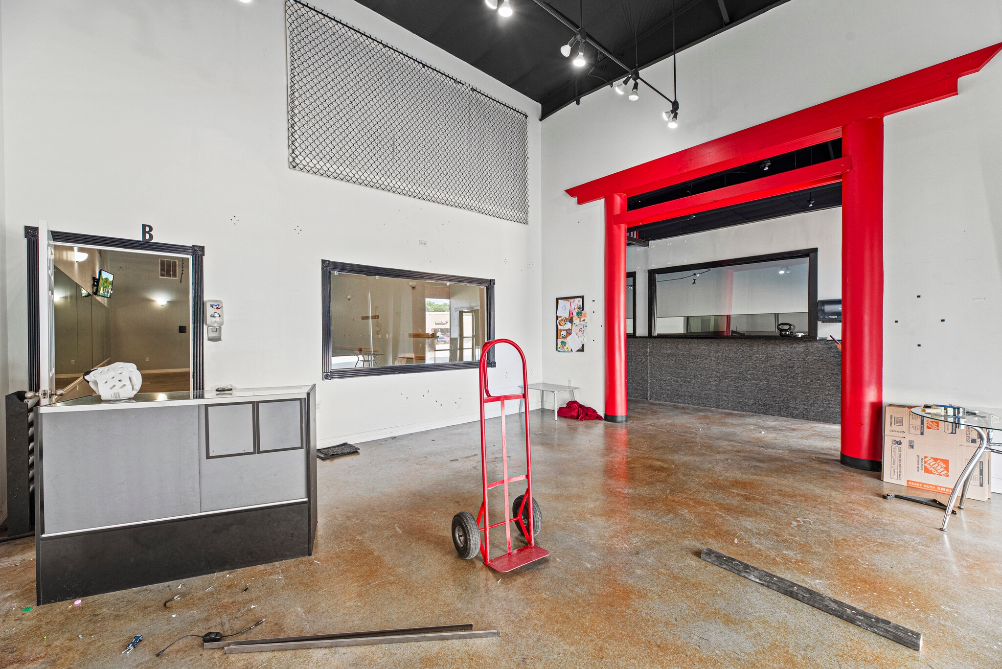 11703-11711 Spring Cypress Rd, Tomball, TX for lease Interior Photo- Image 1 of 9