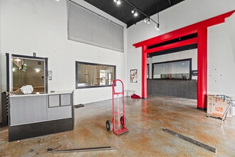 11703-11711 Spring Cypress Rd, Tomball, TX for lease Interior Photo- Image 1 of 9