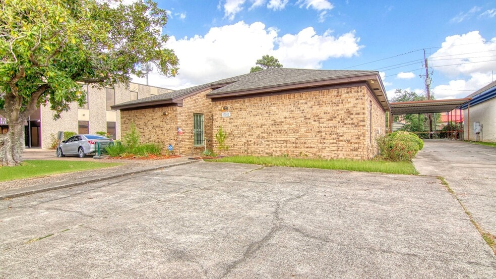 17002 Butte Creek Rd, Houston, TX for sale - Building Photo - Image 2 of 6