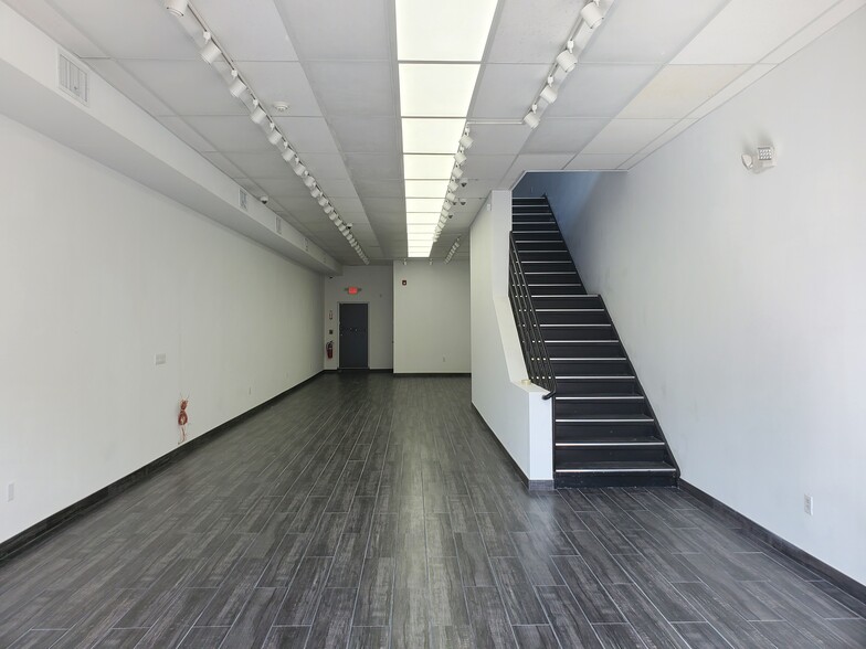 5611 Bergenline Ave, West New York, NJ for lease - Building Photo - Image 3 of 9