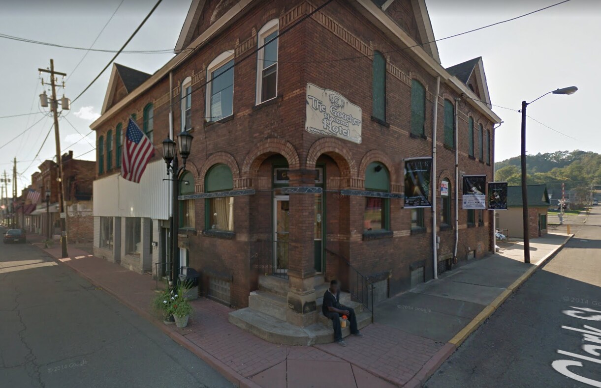 241 N 4th St, Toronto, OH 43964