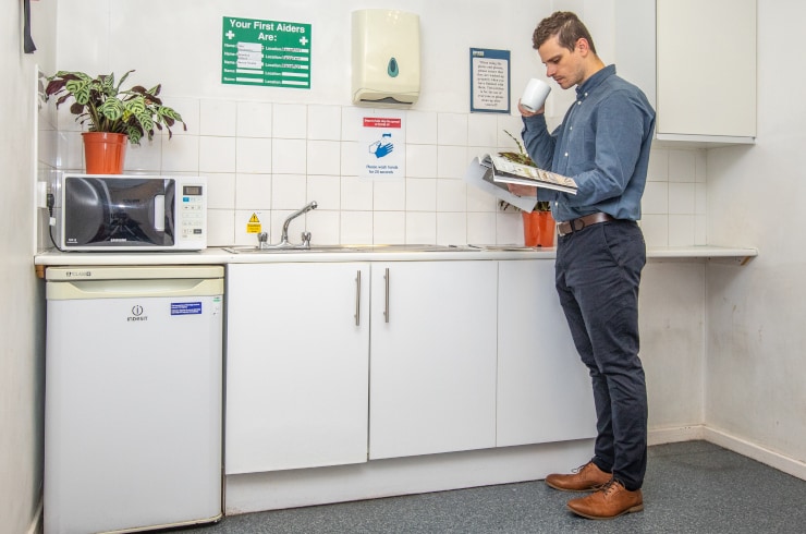 30 Rugby Rd, Twickenham for lease - Building Photo - Image 2 of 3