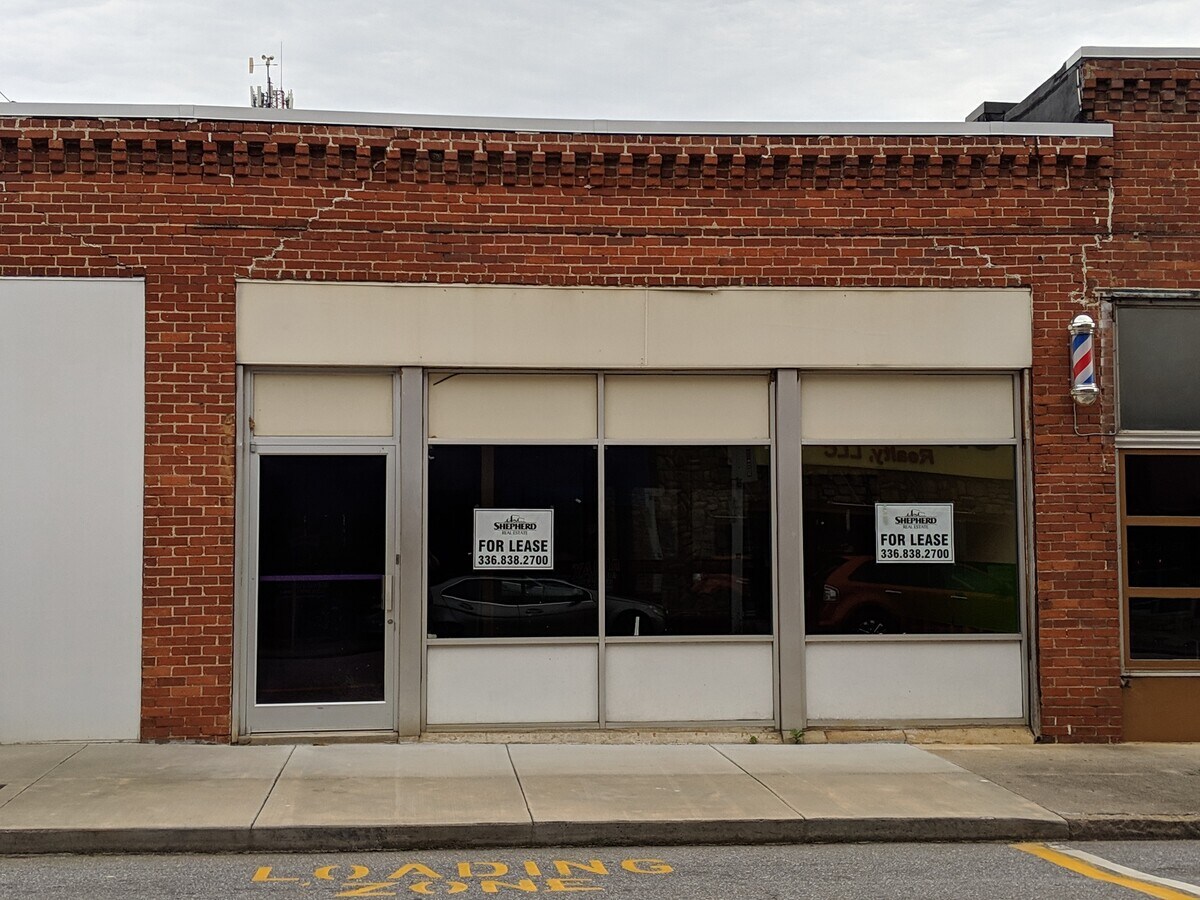 310 10th St, North Wilkesboro, NC 28659