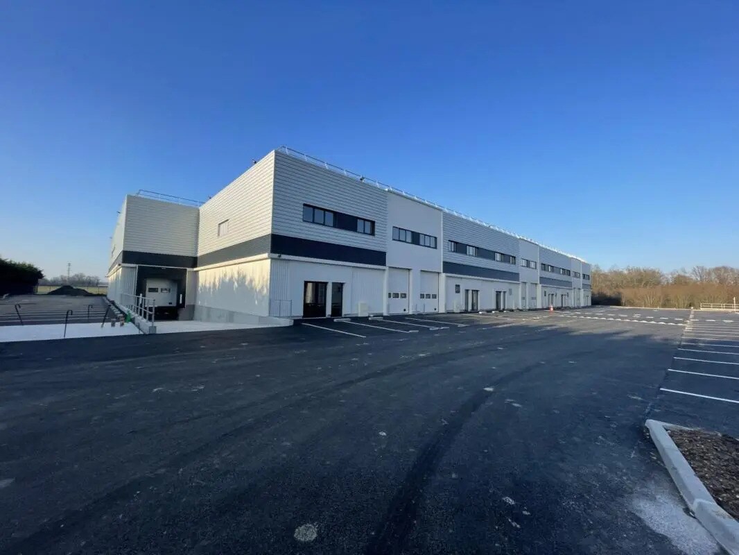 Flex in Saint-Aignan-Grandlieu for lease Building Photo- Image 1 of 8