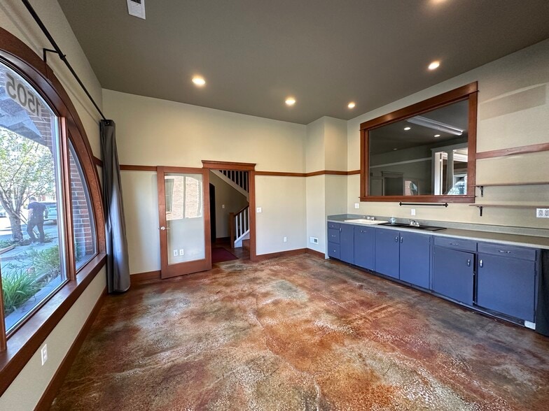 1505 Ne Village St, Fairview, OR for sale - Interior Photo - Image 3 of 30