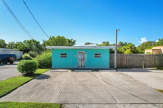 10 Francis St, Cocoa Beach, FL for lease Building Photo- Image 2 of 15