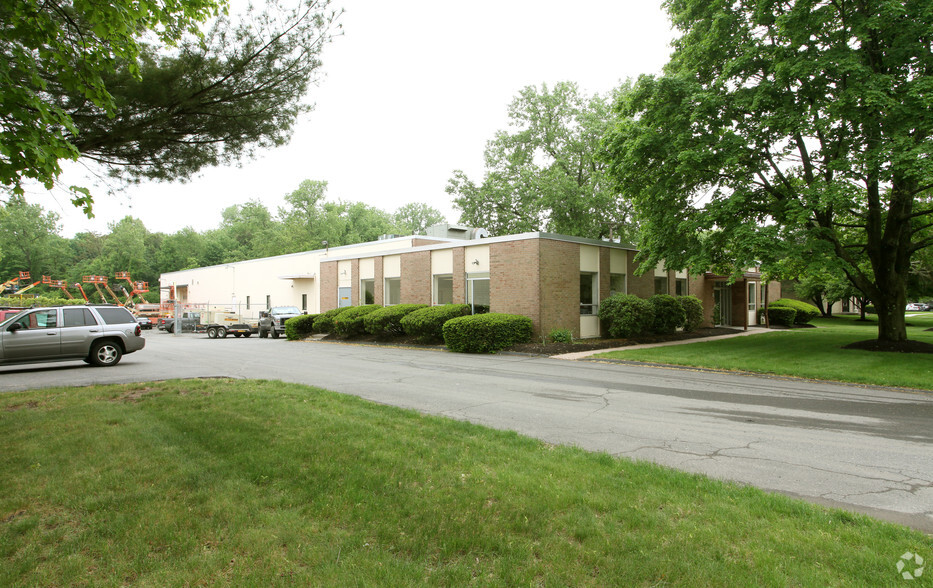 111 Prestige Park Rd, East Hartford, CT for lease - Primary Photo - Image 1 of 5