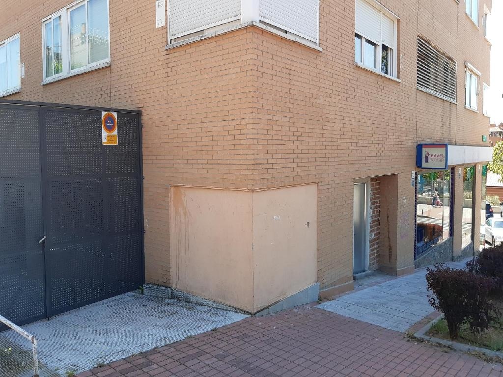Calle Francisco Largo Caballero, 58, Alcobendas, MAD 28100 - - - Interior Photo - Image 1 of 2