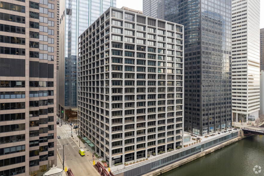 100 S Wacker Dr, Chicago, IL for lease - Building Photo - Image 1 of 6