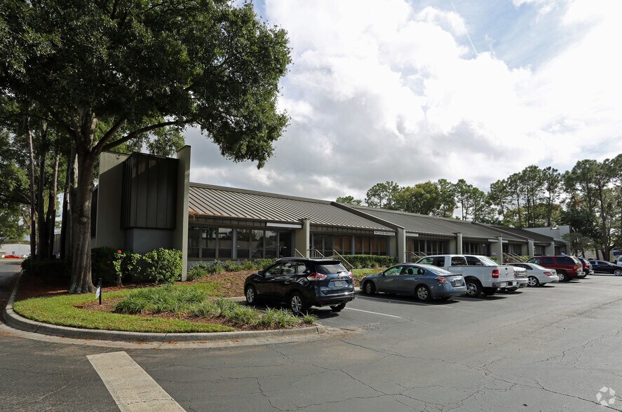 6704 Benjamin Rd, Tampa, FL 33634