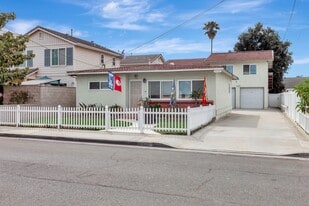 18441 Patterson Ln, Huntington Beach CA - Triplex Property