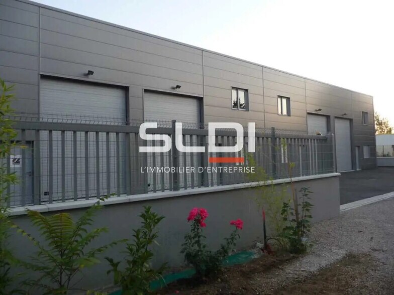 Flex in Beynost for lease - Building Photo - Image 1 of 4