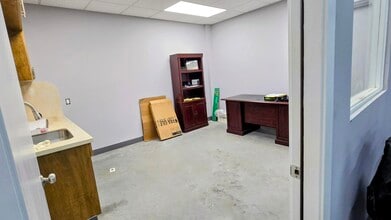 15096 Highway 6, Rosharon, TX for lease Interior Photo- Image 2 of 4