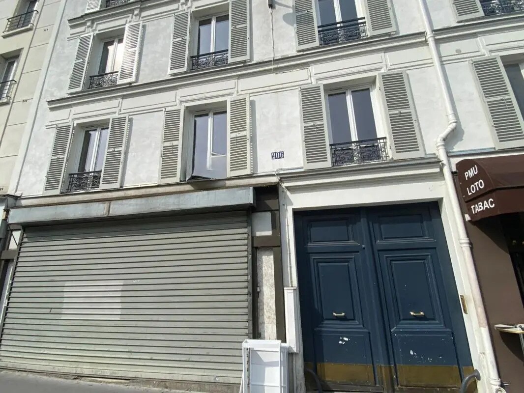 Retail in Paris for lease Building Photo- Image 1 of 8