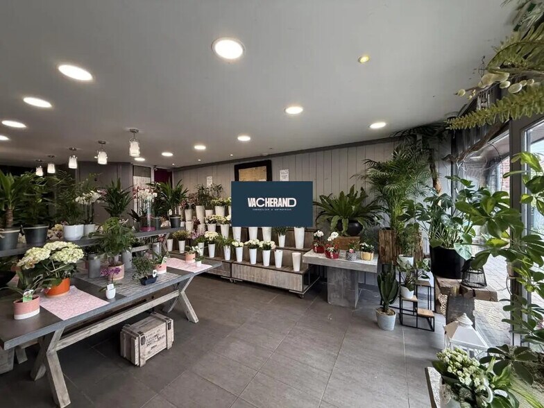 Retail in Wasquehal for lease - Interior Photo - Image 3 of 4