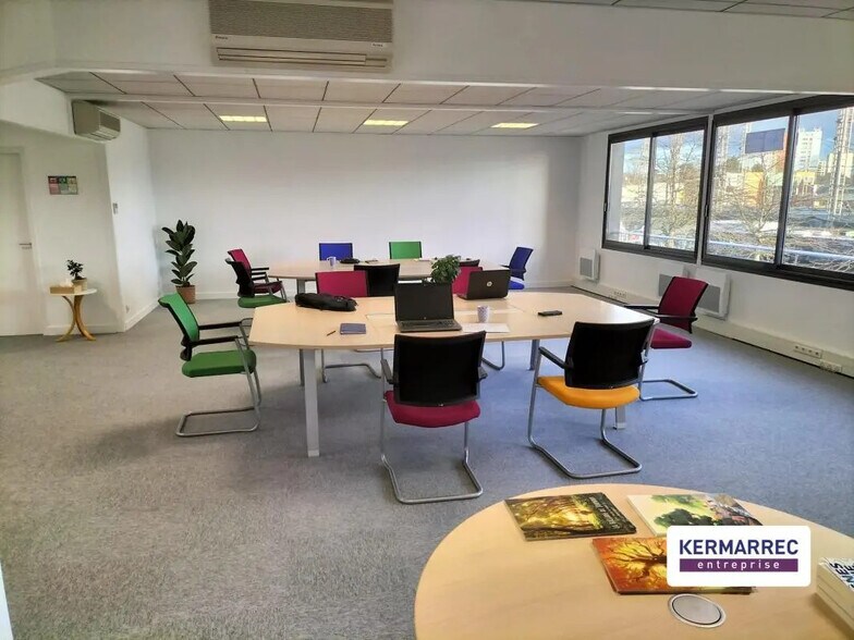 Office in Orvault for lease - Building Photo - Image 2 of 6