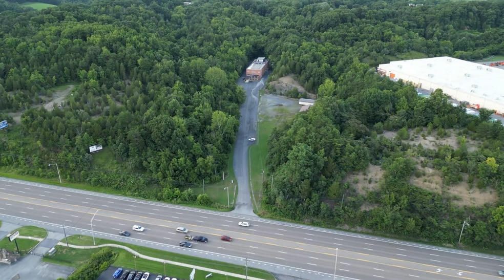 926 E Stone Dr, Kingsport, TN for sale - Building Photo - Image 2 of 7