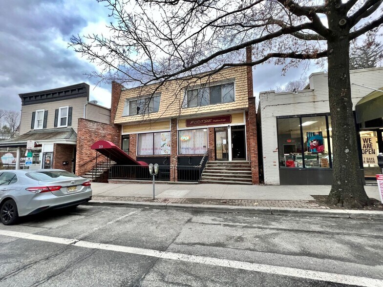 213 E Main St, Mount Kisco, NY for sale - Building Photo - Image 1 of 1