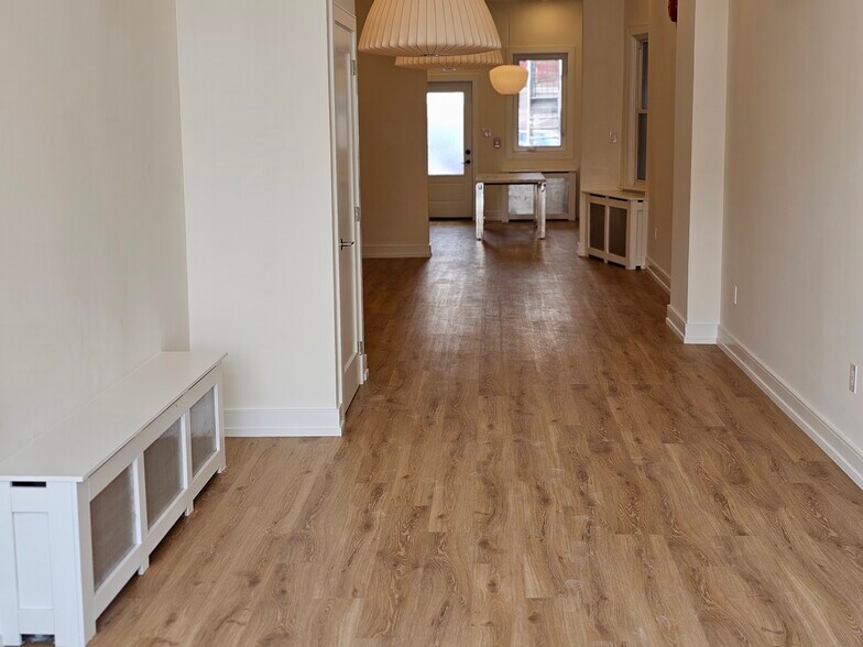 3293 Dundas St W, Toronto, ON for lease - Building Photo - Image 3 of 10