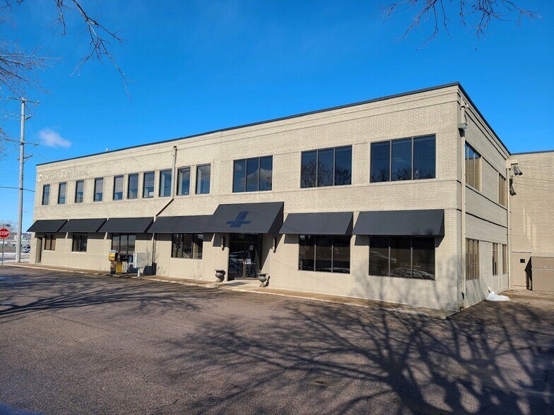 2104 Hastings Ave, Newport, MN 55055