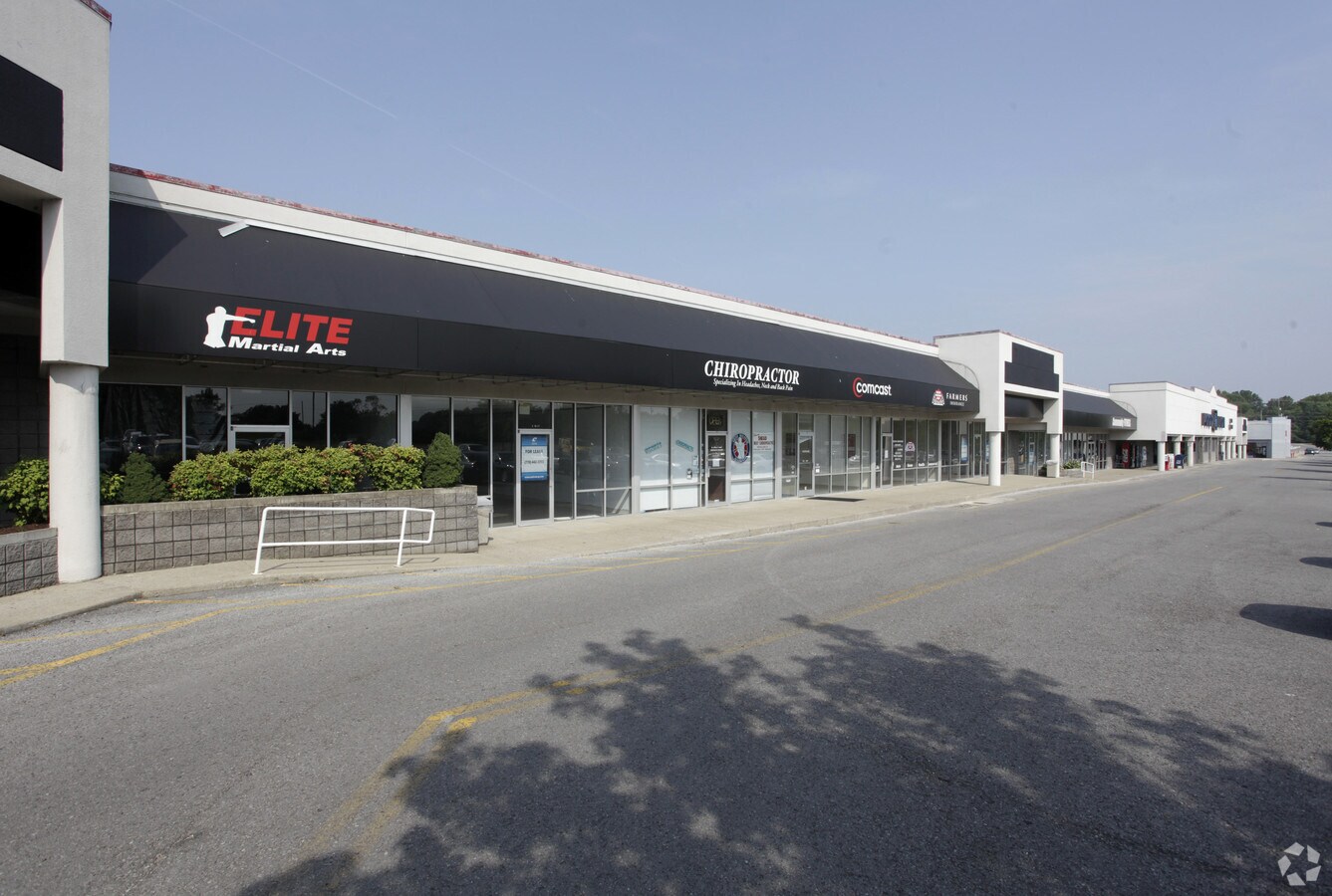 393 E Main St, Hendersonville, TN 37075