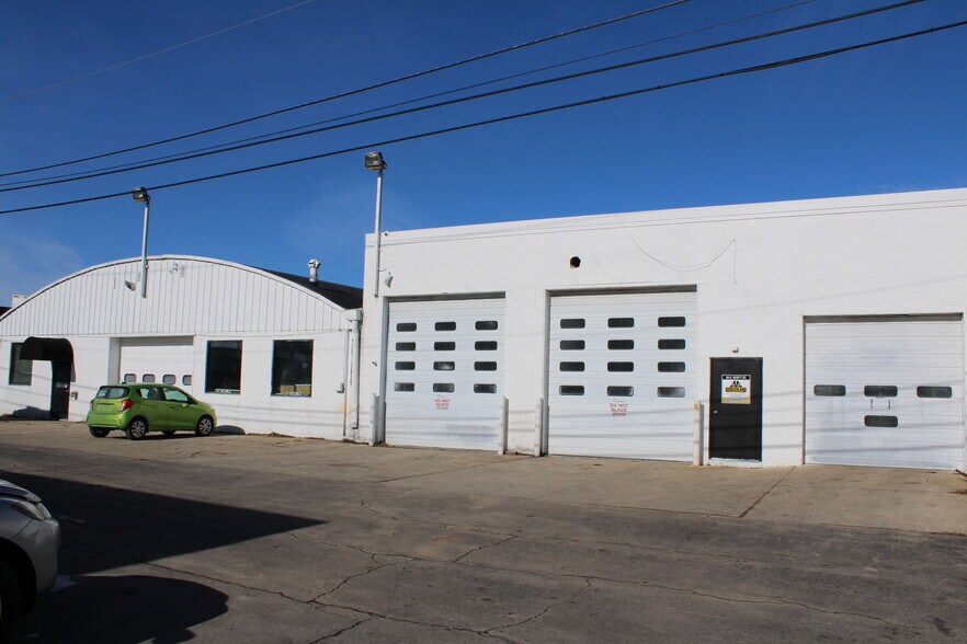 24 E Scott St, Fond Du Lac, WI for lease - Building Photo - Image 3 of 6