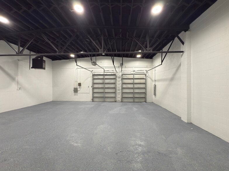 5729-5731 S Beech Daly Rd, Dearborn Heights, MI for sale - Building Photo - Image 2 of 21