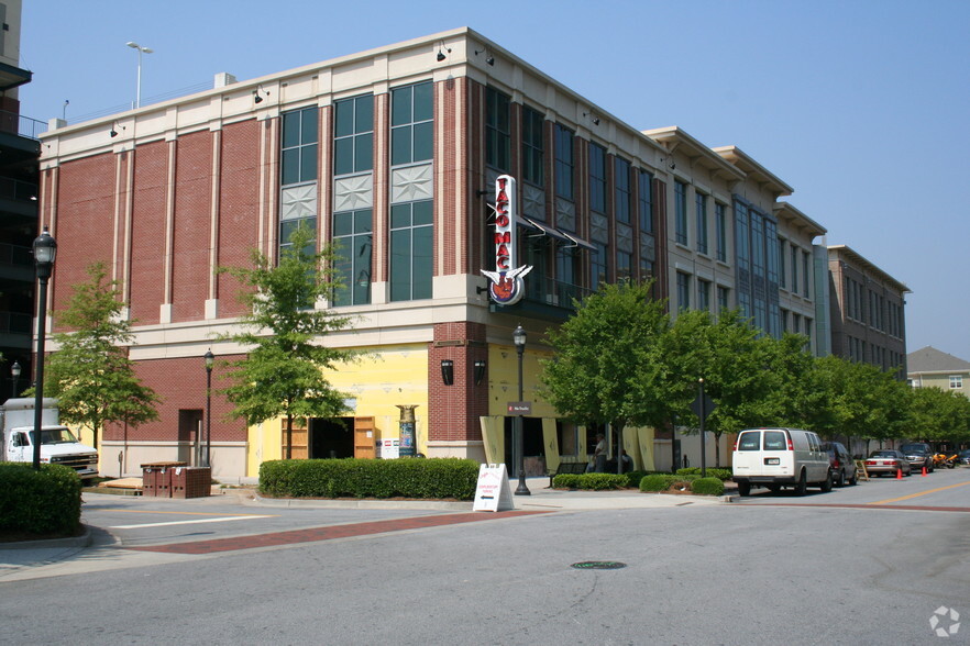 541-573 Main St, Atlanta, GA for lease - Building Photo - Image 2 of 8