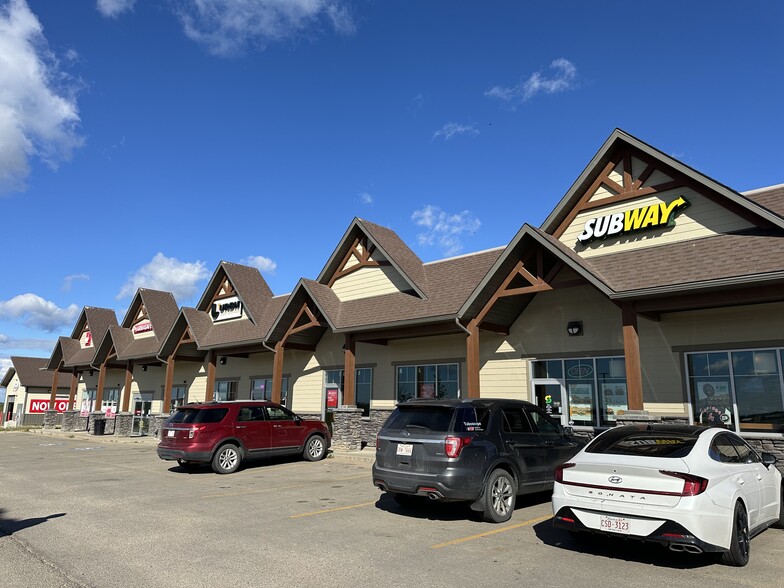 3808 Highway St, Valleyview, AB for lease - Building Photo - Image 1 of 8