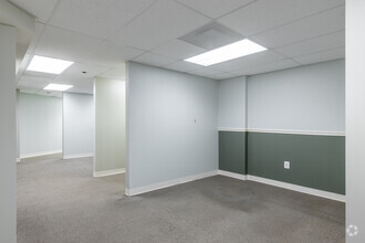 1051-1083 W Broad St, Falls Church, VA for lease Interior Photo- Image 2 of 7