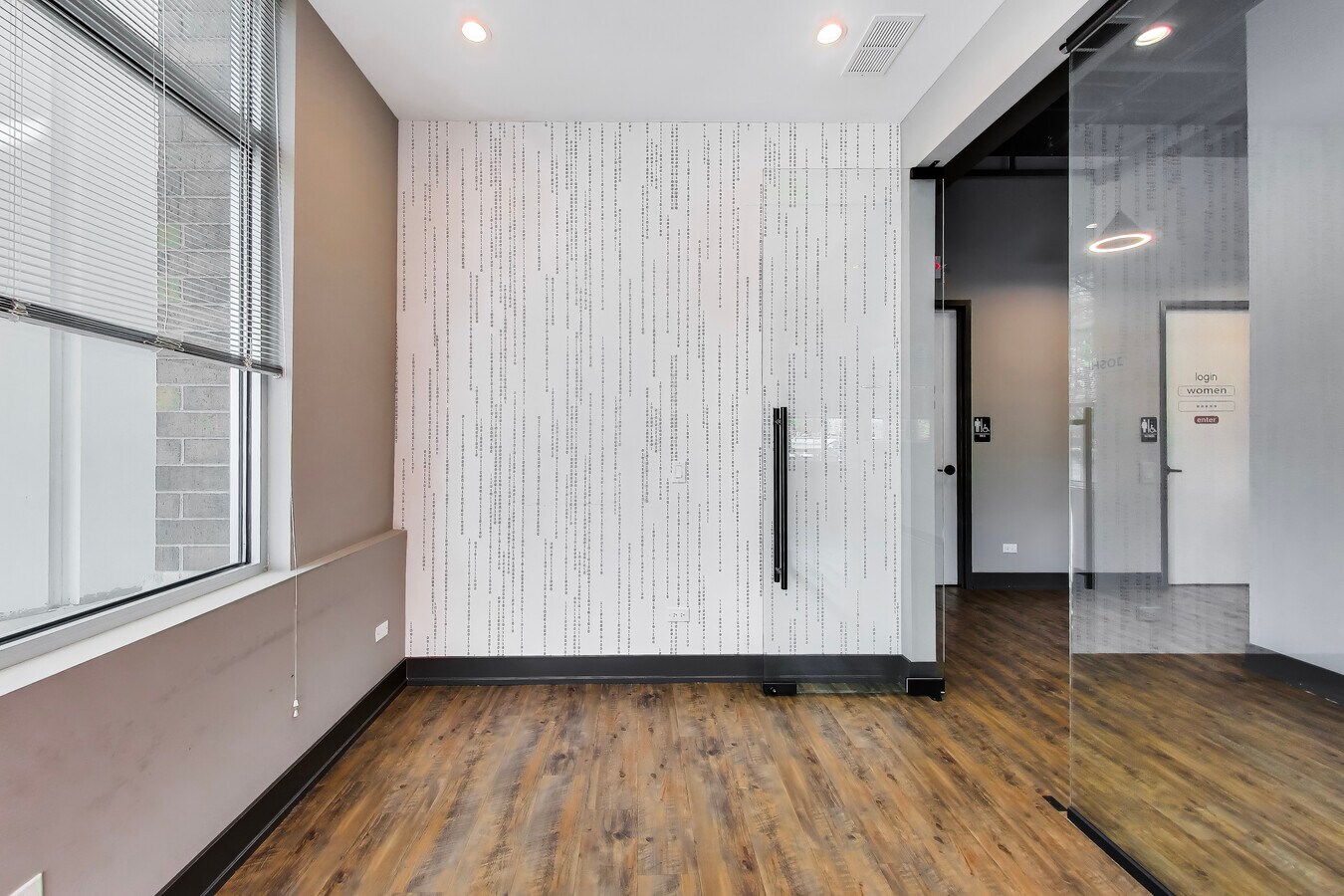 2640 Patriot Blvd, Glenview, IL 60026 - Unit 130 -  - Interior Photo - Image 2 of 5