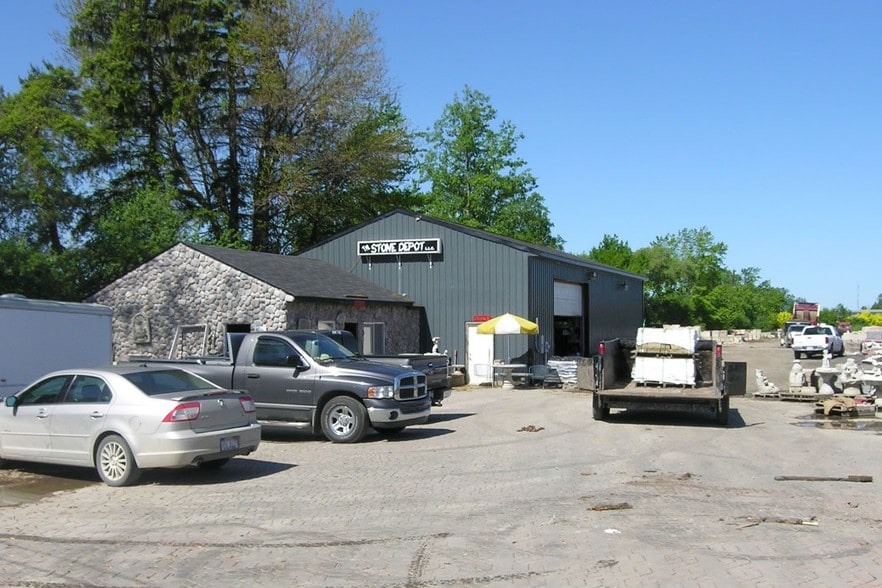 44543 N Gratiot Ave, Clinton Township, MI 48036