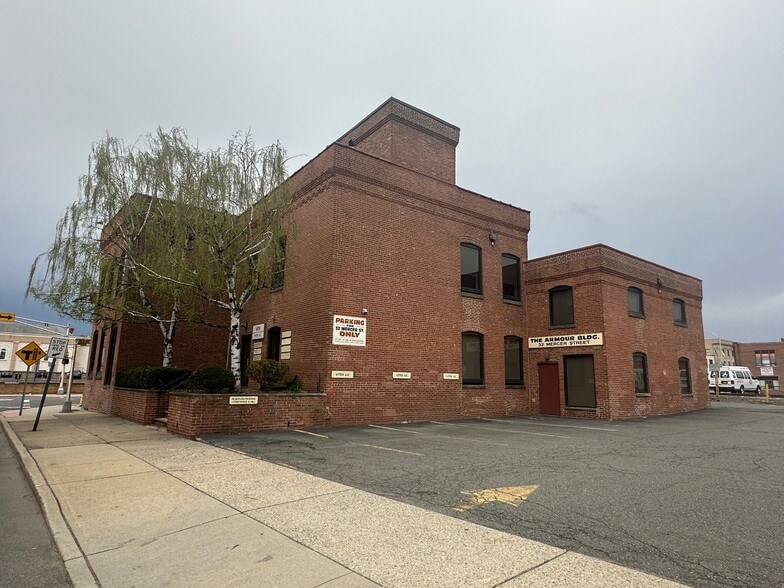 32 Mercer St, Hackensack, NJ for lease - Building Photo - Image 2 of 9